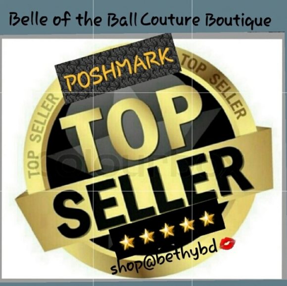 What If We All Shop Poshmark for Christmas?! - Picture 5 of 5